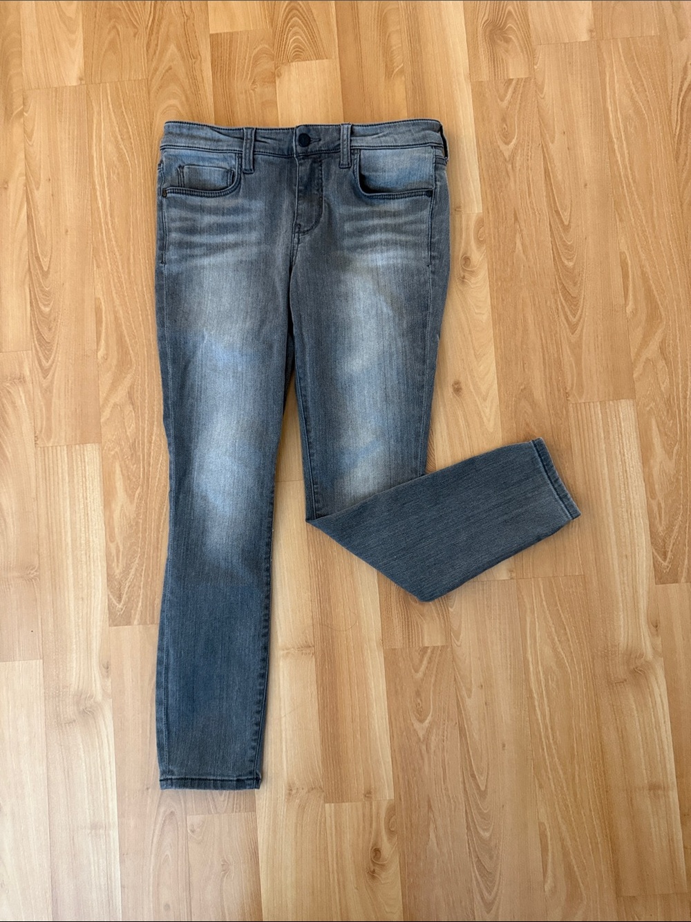 Pilcro Women's Faded Gray Skinny Jeans